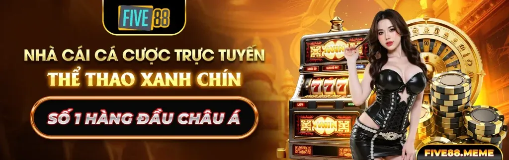 Bàn Baccarat với các lá bài và chip cược, thể hiện chiến lược nâng cao tại vn8day